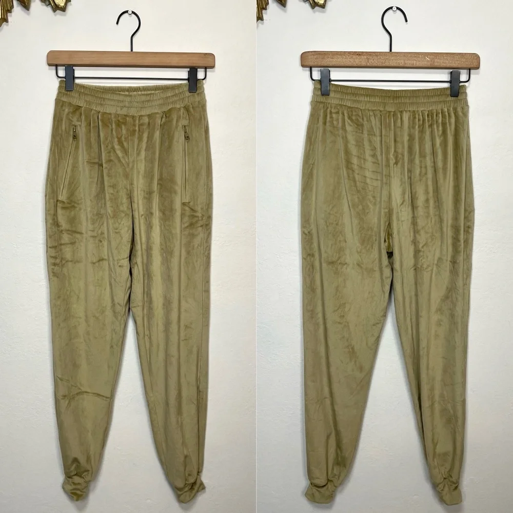 Skims Velour Joggers Gold - Picture 2 of 14